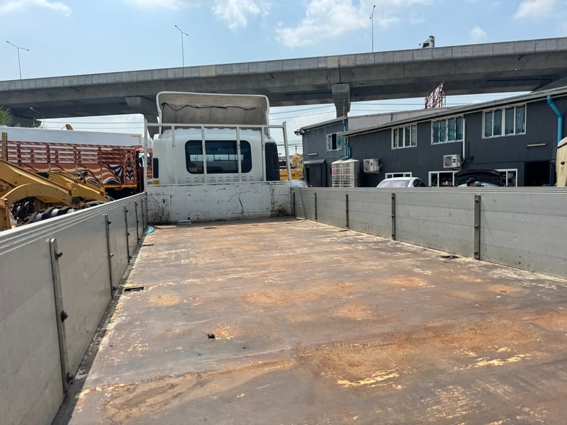 ISUZU FRR 210แรงม้า รถบรรทุก 6ล้อ กระบะเหล็ก ปี2019