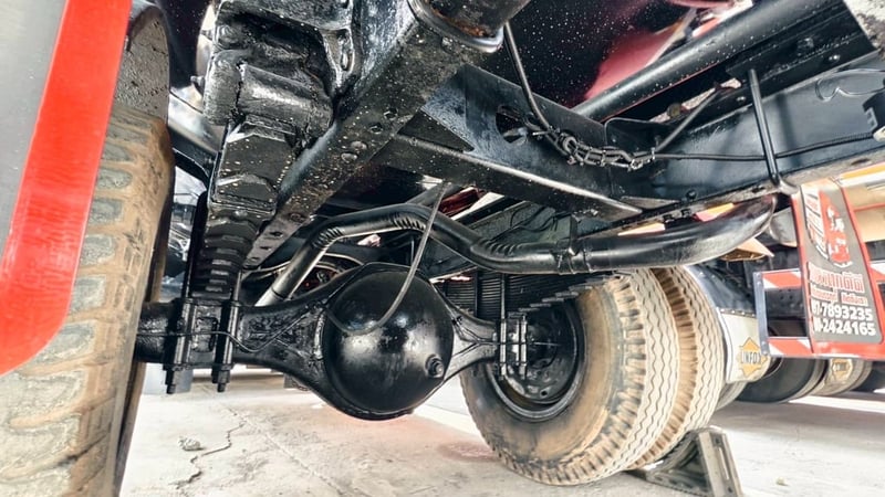 ISUZU หน้ายาว 160แรงม้า รถบรรทุก 6ล้อ บรรทุกน้ำ ปี2006