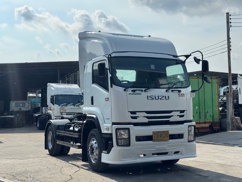 ISUZU FTR 240แรงม้า รถบรรทุก 6ล้อ หัวลาก เฉพาะหัว ปี2021