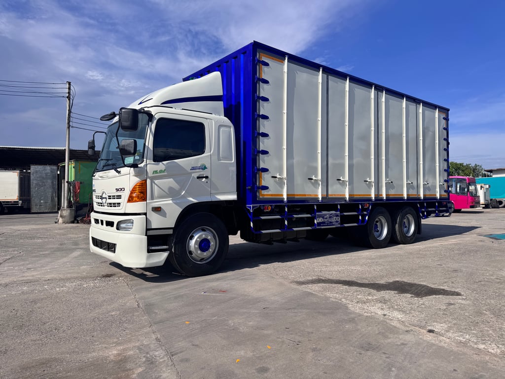HINO FL 212แรงม้า รถบรรทุก 10ล้อ ตู้แห้ง ปี2014