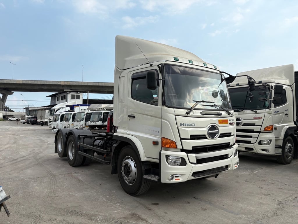 HINO FG 260แรงม้า รถบรรทุก 6ล้อ หัวลาก เฉพาะหัว ปี2022