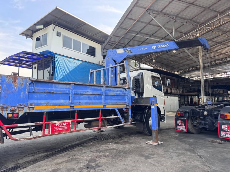 HINO FG 212แรงม้า รถบรรทุก 6ล้อ กระบะเหล็กติดเครน ปี2013 HINO FG 212แรงม้า รถบรรทุก 6ล้อ กระบะเหล็กติดเครน ปี2013