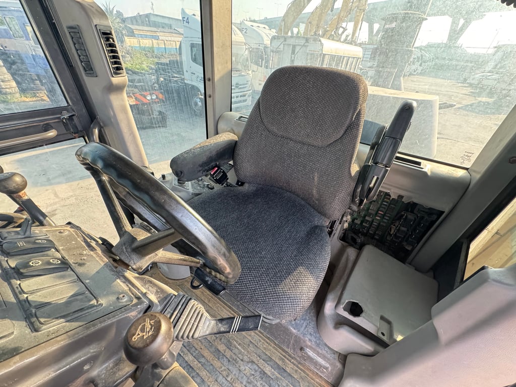 รถเกรด Volvo ปี 2561 