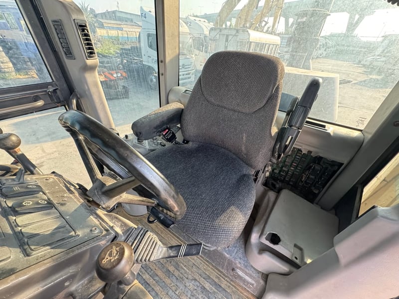 รถเกรด Volvo ปี 2561 รถเกรด Volvo ปี 2561