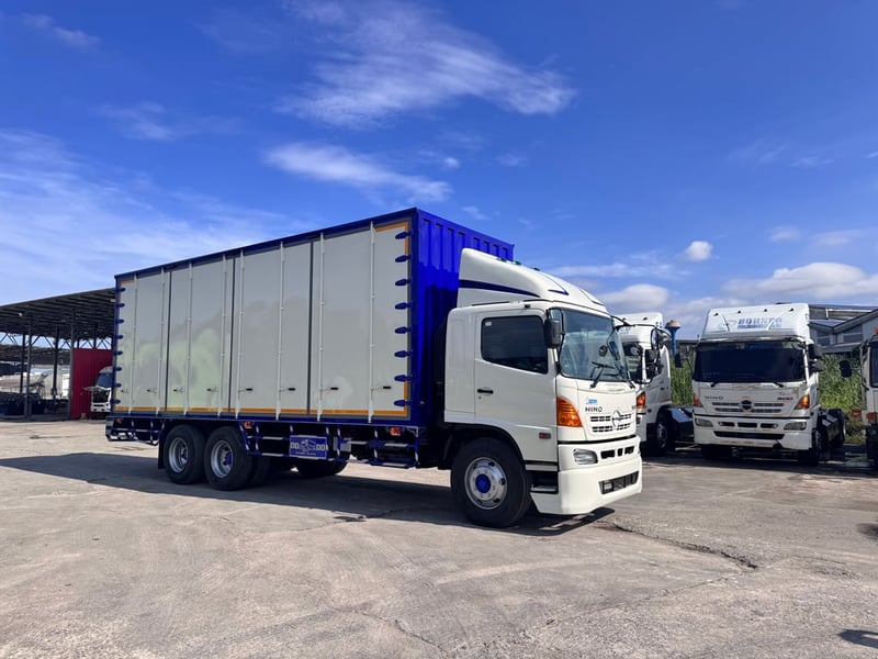 HINO FL 212แรงม้า รถบรรทุก 10ล้อ ตู้แห้ง ปี2010