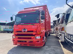 HINO FG 240แรงม้า รถบรรทุก 6ล้อ ตู้แห้ง ปี2017