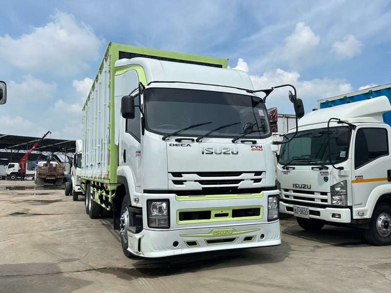 ISUZU FVM 240แรงม้า รถบรรทุก 10ล้อ ตู้แห้ง ปี2018
