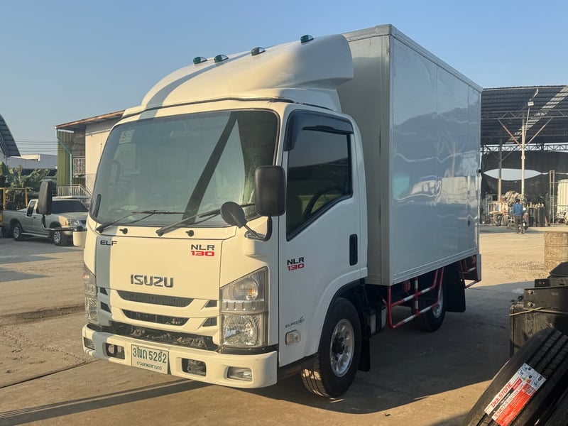 ISUZU NLR 130แรงม้า รถบรรทุก 4ล้อ ตู้แห้ง ปี2022