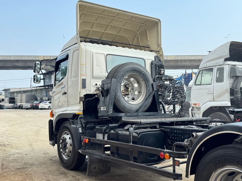 HINO FG 260แรงม้า รถบรรทุก 6ล้อ หัวลาก เฉพาะหัว ปี2018