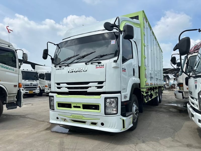 ISUZU FVM 240แรงม้า รถบรรทุก 10ล้อ ตู้แห้ง ปี2018