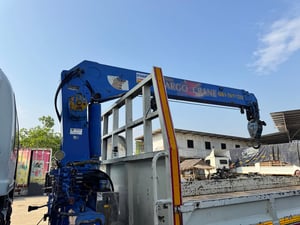 ISUZU FRR 210แรงม้า รถบรรทุก 6ล้อ กระบะเหล็กติดเครน ปี2017