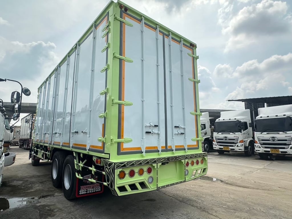 ISUZU FVM 240แรงม้า รถบรรทุก 10ล้อ ตู้แห้ง ปี2018