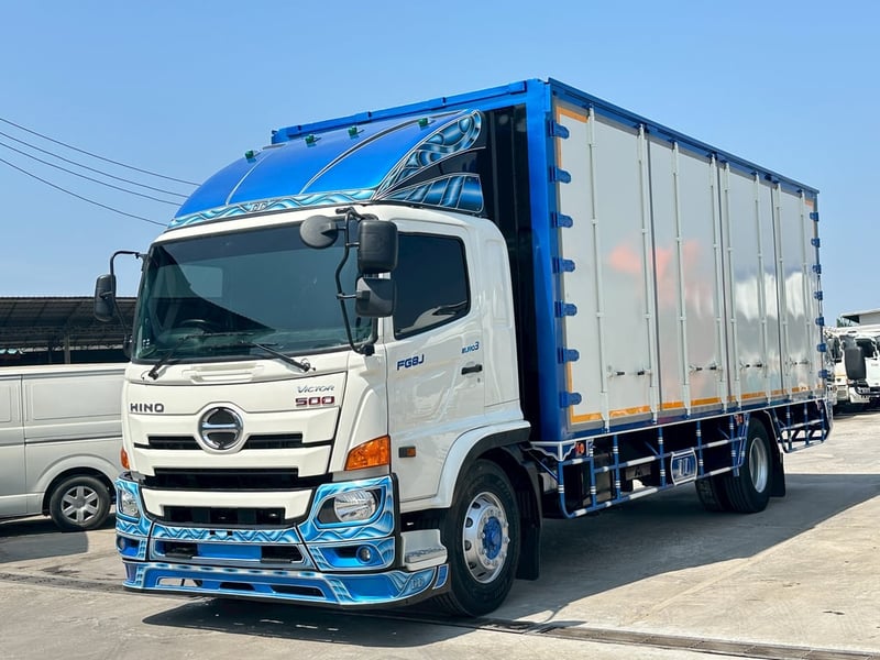 HINO FG 240แรงม้า รถบรรทุก 6ล้อ ตู้แห้ง ปี2016