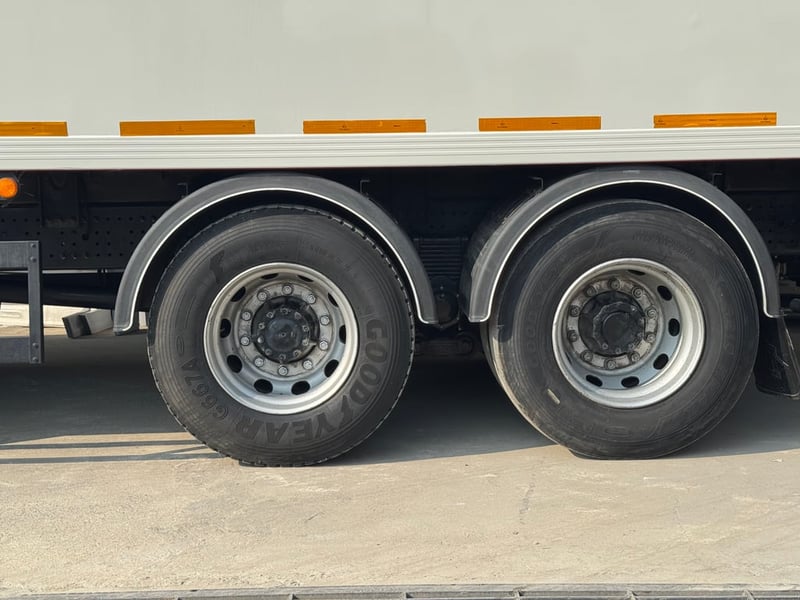 HINO FL 260แรงม้า รถบรรทุก 10ล้อ ตู้แห้ง ปี2017