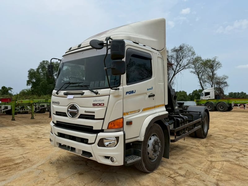 HINO FG 260แรงม้า รถบรรทุก 6ล้อ หัวลาก เฉพาะหัว ปี2022