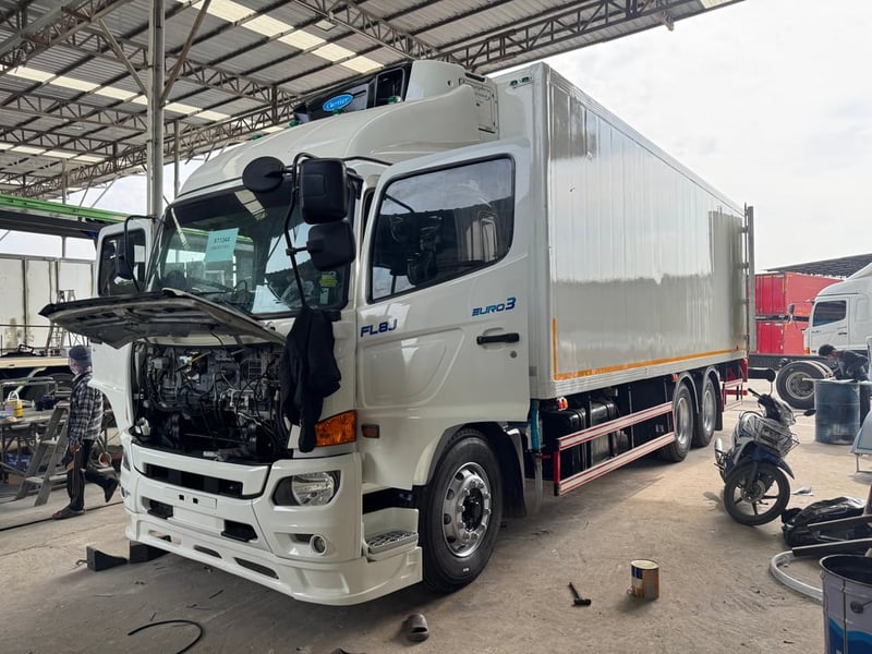 HINO FL 260แรงม้า รถบรรทุก 10ล้อ ตู้เย็น ปี2017