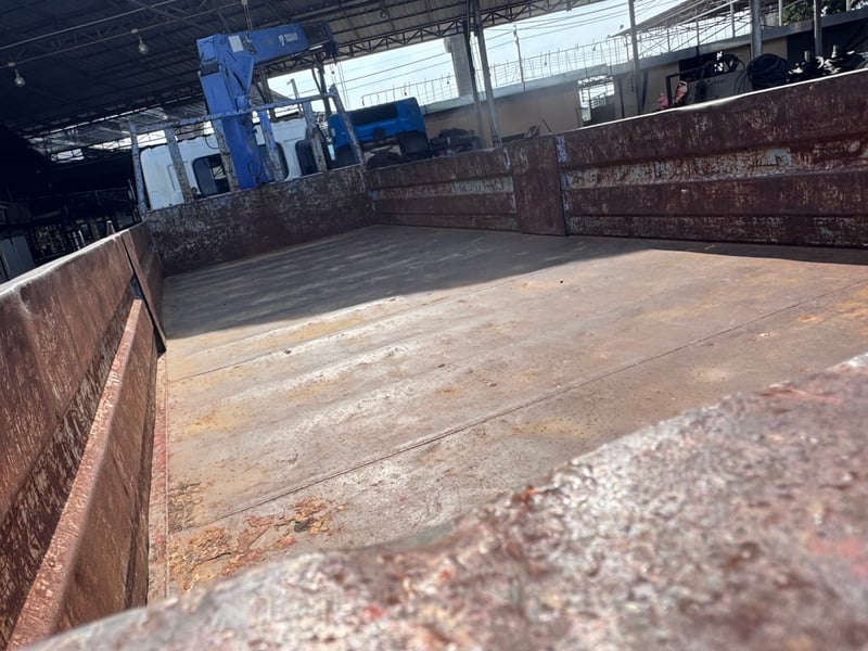 HINO FG 212แรงม้า รถบรรทุก 6ล้อ กระบะเหล็กติดเครน ปี2013 HINO FG 212แรงม้า รถบรรทุก 6ล้อ กระบะเหล็กติดเครน ปี2013