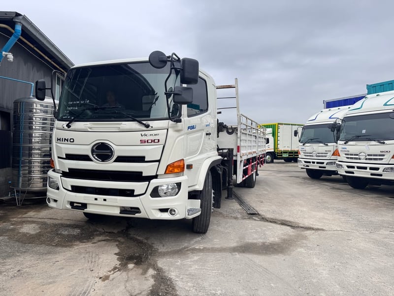 HINO FG 240แรงม้า รถบรรทุก 6ล้อ กระบะเหล็กติดเครน ปี2019