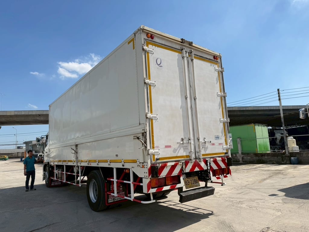 HINO FG 240แรงม้า รถบรรทุก 6ล้อ ตู้แห้ง ปี2016 HINO FG 240แรงม้า รถบรรทุก 6ล้อ ตู้แห้ง ปี2016