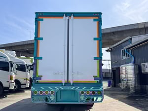ISUZU FTR 240แรงม้า รถบรรทุก 6ล้อ ตู้แห้ง ปี2015