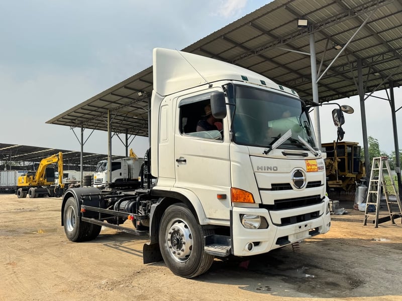 HINO FG 260แรงม้า รถบรรทุก 6ล้อ หัวลาก เฉพาะหัว ปี2018