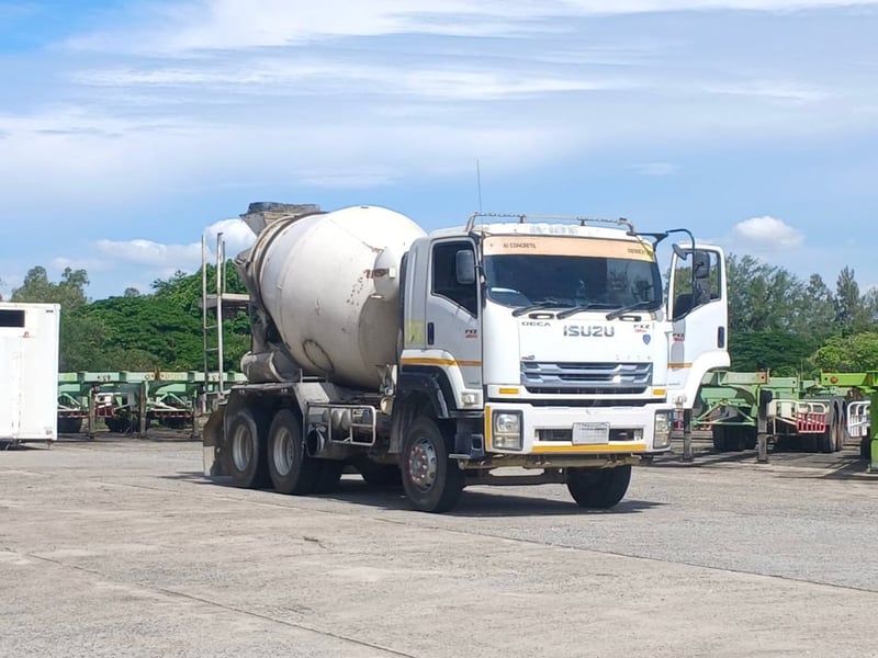 ISUZU FXZ 360แรงม้า รถบรรทุก 10ล้อ โม่ผสมปูน ปี2018