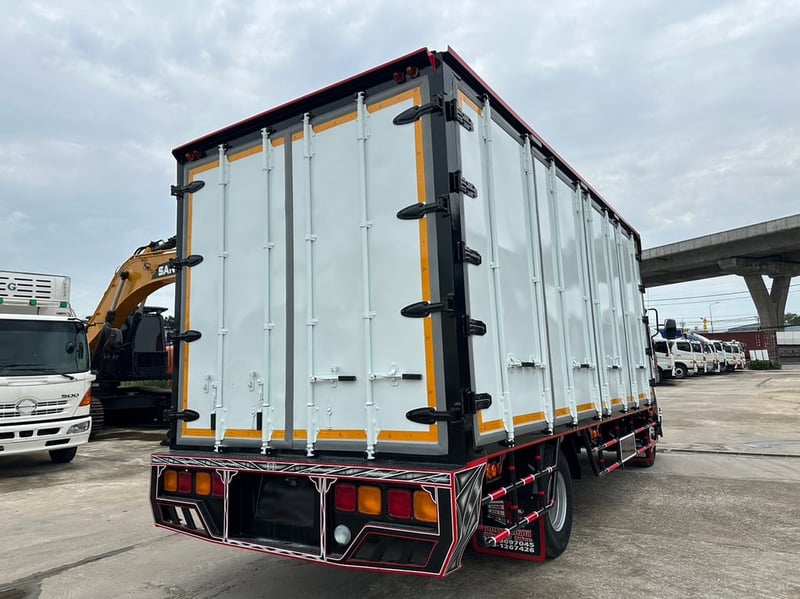 ISUZU FRR 210แรงม้า รถบรรทุก 6ล้อ ตู้แห้ง ปี2022