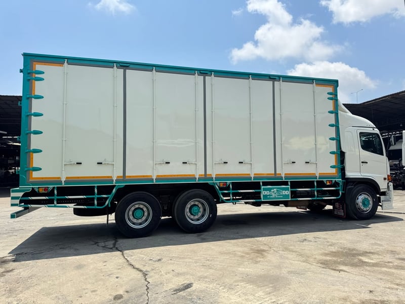 HINO FL 260แรงม้า รถบรรทุก 10ล้อ ตู้แห้ง ปี2017 HINO FL 260แรงม้า รถบรรทุก 10ล้อ ตู้แห้ง ปี2017