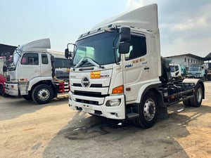 HINO FG 260แรงม้า รถบรรทุก 6ล้อ หัวลาก เฉพาะหัว ปี2018