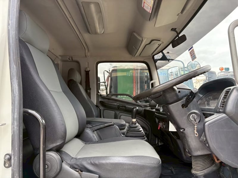 HINO FG 212แรงม้า รถบรรทุก 6ล้อ กระบะเหล็กติดเครน ปี2013 HINO FG 212แรงม้า รถบรรทุก 6ล้อ กระบะเหล็กติดเครน ปี2013