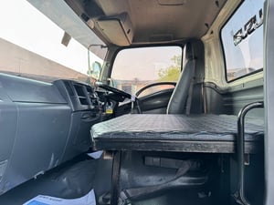 ISUZU FRR 210แรงม้า รถบรรทุก 6ล้อ กระบะเหล็กติดเครน ปี2017