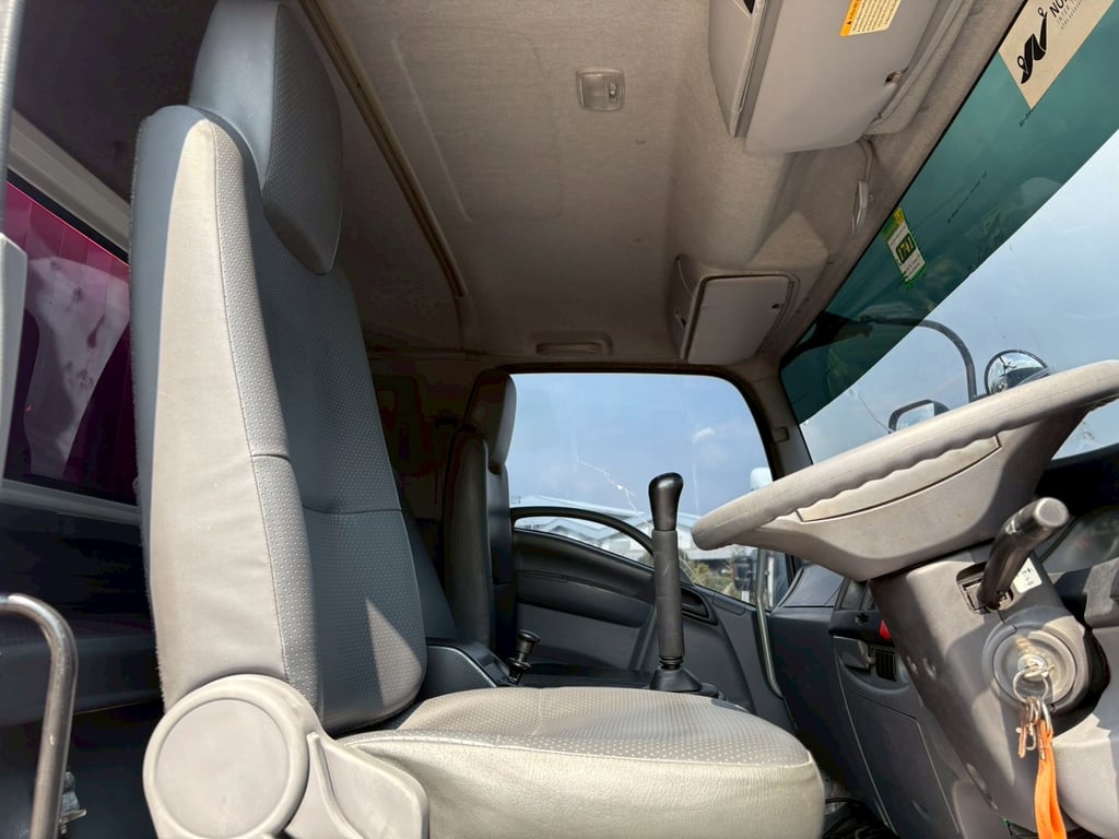 ISUZU FVM 240แรงม้า รถบรรทุก 10ล้อ ตู้แห้ง ปี2018 ISUZU FVM 240แรงม้า รถบรรทุก 10ล้อ ตู้แห้ง ปี2018