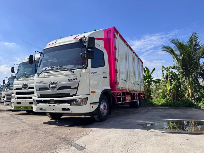HINO FC 210แรงม้า รถบรรทุก 6ล้อ ตู้แห้ง ปี2021