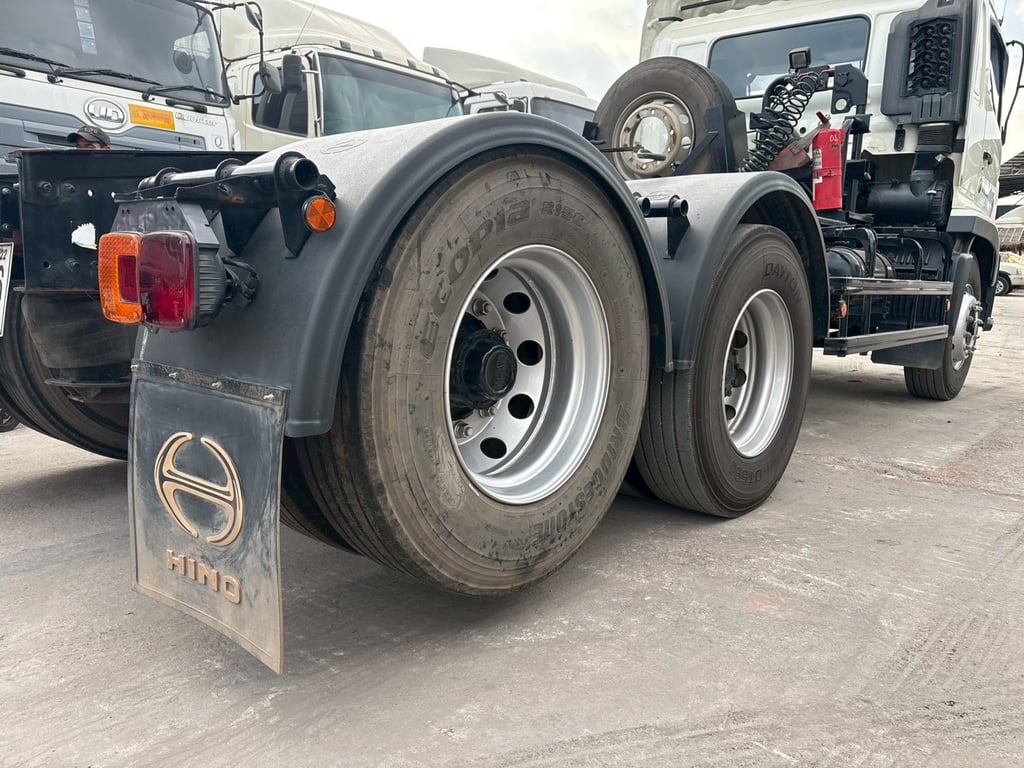 HINO FG 260แรงม้า รถบรรทุก 6ล้อ หัวลาก เฉพาะหัว ปี2022