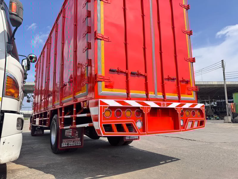 HINO FG 240แรงม้า รถบรรทุก 6ล้อ ตู้แห้ง ปี2017