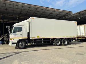 HINO FL 260แรงม้า รถบรรทุก 10ล้อ ตู้แห้ง ปี2017