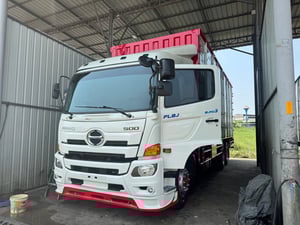 HINO FL 260แรงม้า รถบรรทุก 10ล้อ ตู้แห้ง ปี2017