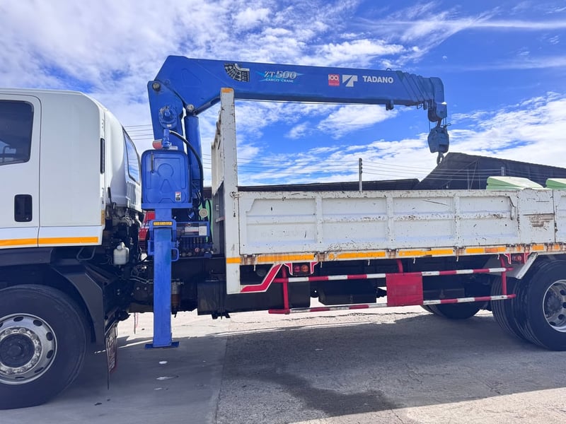 ISUZU FTR 240แรงม้า รถบรรทุก 6ล้อ กระบะเหล็กติดเครน ปี2019