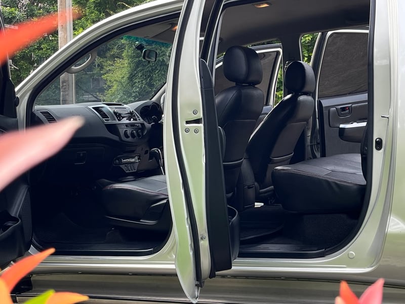 Toyota HiluxVigo 2.5 E prerunner 4 ประตู