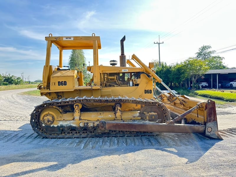 CAT. D6D. สภาพเก่านอก 2 ปี เกียร์ ทอร์ โซ่นำ้มัน 880,000 เครื่องดี เกียร์แรง ระเลี้ยวแรง เอกสาร อินวอย รถอยู่นครปฐม โทร 0626426323 CAT. D6D. สภาพเก่านอก 2 ปี เกียร์ ทอร์ โซ่นำ้มัน 880,000 เครื่องดี เกียร์แรง ระเลี้ยวแรง เอกสาร อินวอย รถอยู่นครปฐม โทร 0626426323