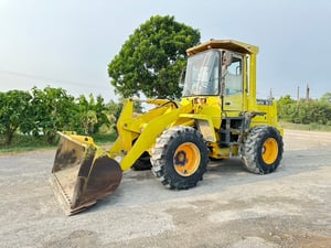 รถตัก   KOMATSU.  WA 120-3.  395,000 เครื่องดี ปั้มแรง  เอวแน่น  แอร์หนาว เอกสาร ซื้อขาย รถอยู่นครปฐม  