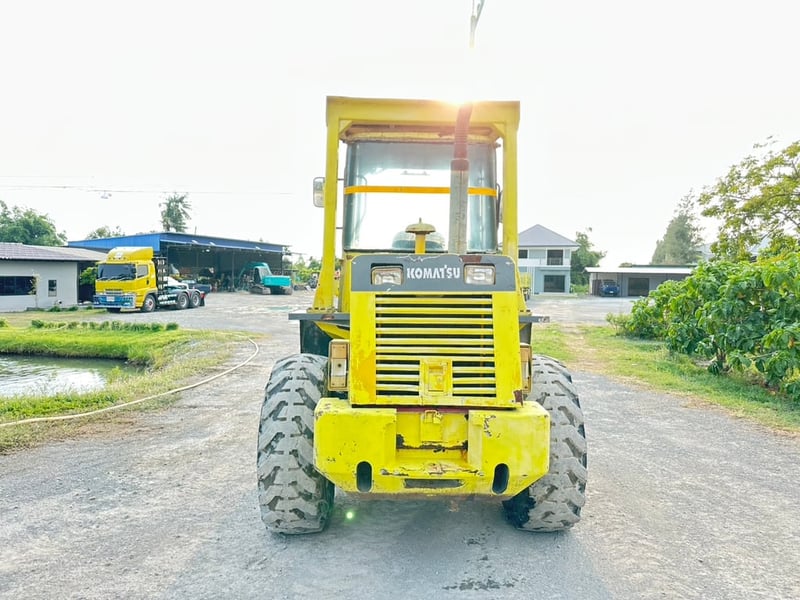 รถตัก   KOMATSU.  WA 120-3.  395,000 เครื่องดี ปั้มแรง  เอวแน่น  แอร์หนาว เอกสาร ซื้อขาย รถอยู่นครปฐม  