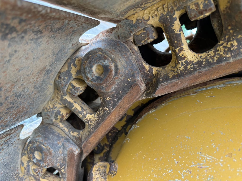 CAT. D6D. สภาพเก่านอก 2 ปี เกียร์ ทอร์ โซ่นำ้มัน 880,000 เครื่องดี เกียร์แรง ระเลี้ยวแรง เอกสาร อินวอย รถอยู่นครปฐม โทร 0626426323 CAT. D6D. สภาพเก่านอก 2 ปี เกียร์ ทอร์ โซ่นำ้มัน 880,000 เครื่องดี เกียร์แรง ระเลี้ยวแรง เอกสาร อินวอย รถอยู่นครปฐม โทร 0626426323