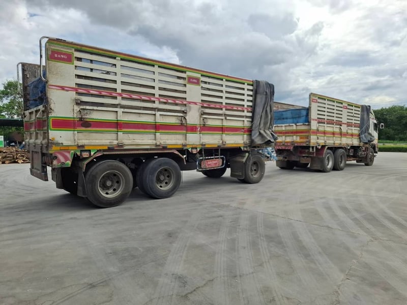 HINO FM 380แรงม้า รถบรรทุก 10ล้อ พ่วงแม่ลูก ปี2013 เลขไมล์น้อยกว่า 500,000 กม. HINO FM 380แรงม้า รถบรรทุก 10ล้อ พ่วงแม่ลูก ปี2013 เลขไมล์น้อยกว่า 500,000 กม.