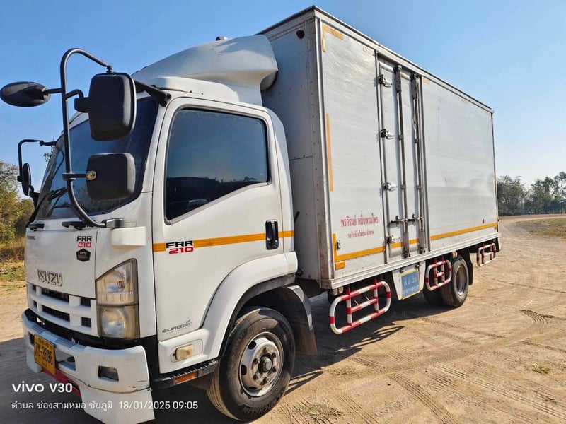 ISUZU FRR 210แรงม้า รถบรรทุก 6ล้อ ตู้แห้ง ปี2011 เลขไมล์น้อยกว่า 500,000 กม. ISUZU FRR 210แรงม้า รถบรรทุก 6ล้อ ตู้แห้ง ปี2011 เลขไมล์น้อยกว่า 500,000 กม.