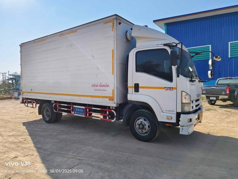 ISUZU FRR 210แรงม้า รถบรรทุก 6ล้อ ตู้แห้ง ปี2011 เลขไมล์น้อยกว่า 500,000 กม.