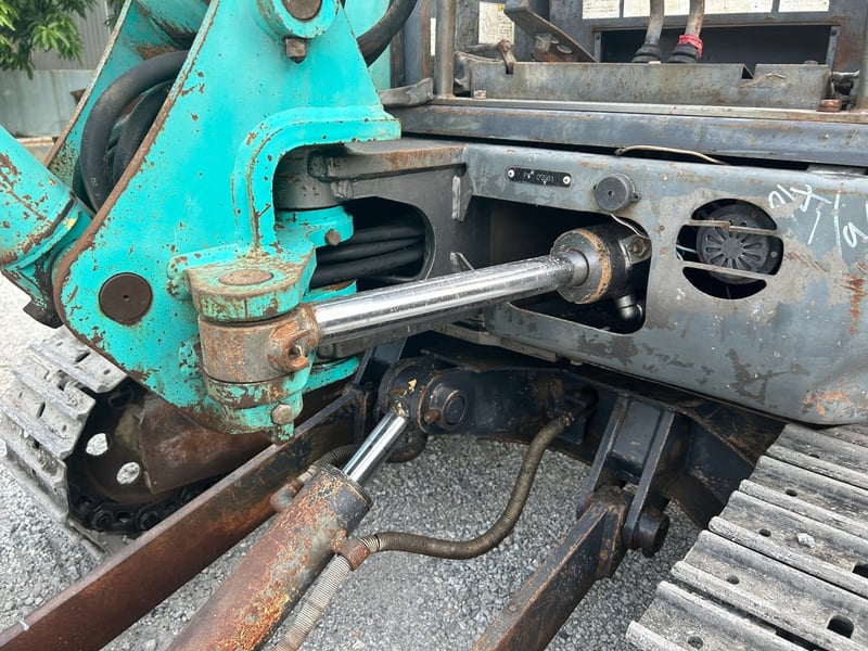 รถแบคโฮ KOBELCO SK30SR ขนาด 3 ตัน รถเก่านอกนำเข้า ติดต่อ Line: jiraroj2909