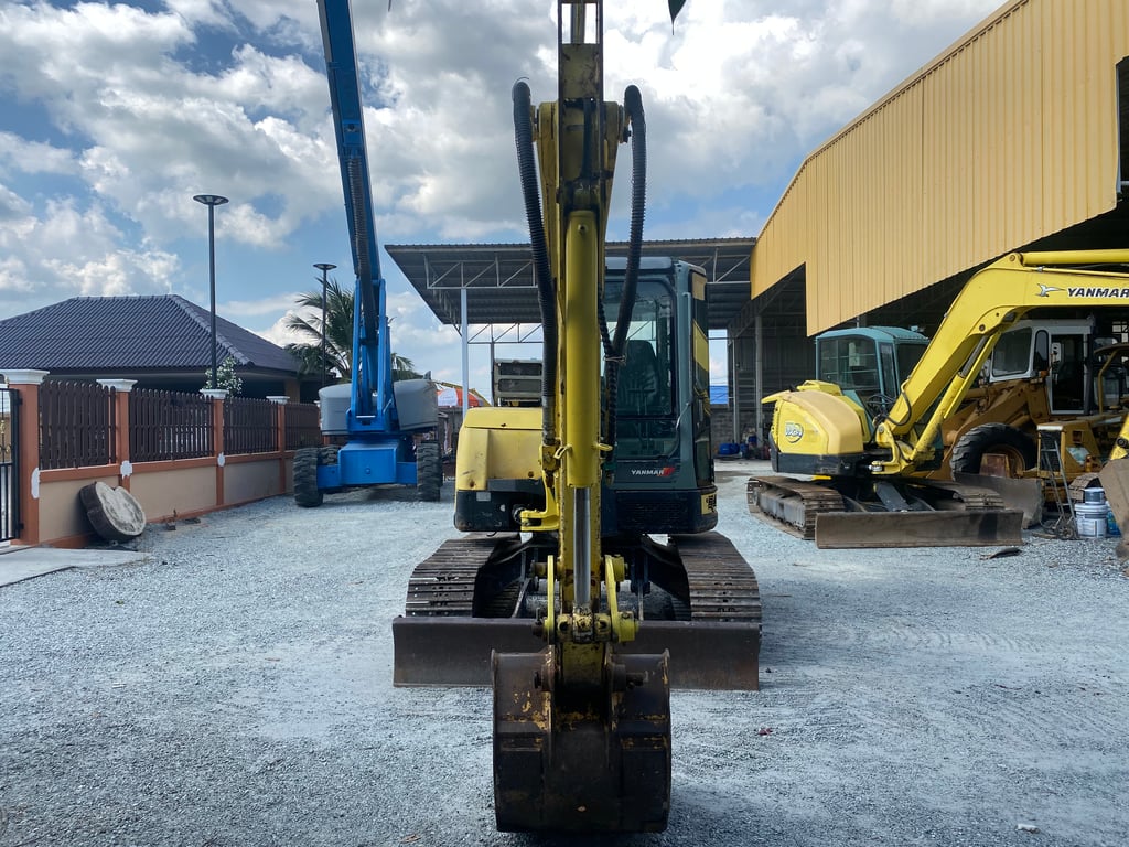 รถแบคโฮ YANMAR  VIO55-5A  ขนาด 5 ตัน  รถเก่านอกนำเข้า ติดต่อ  Line jiraroj2909