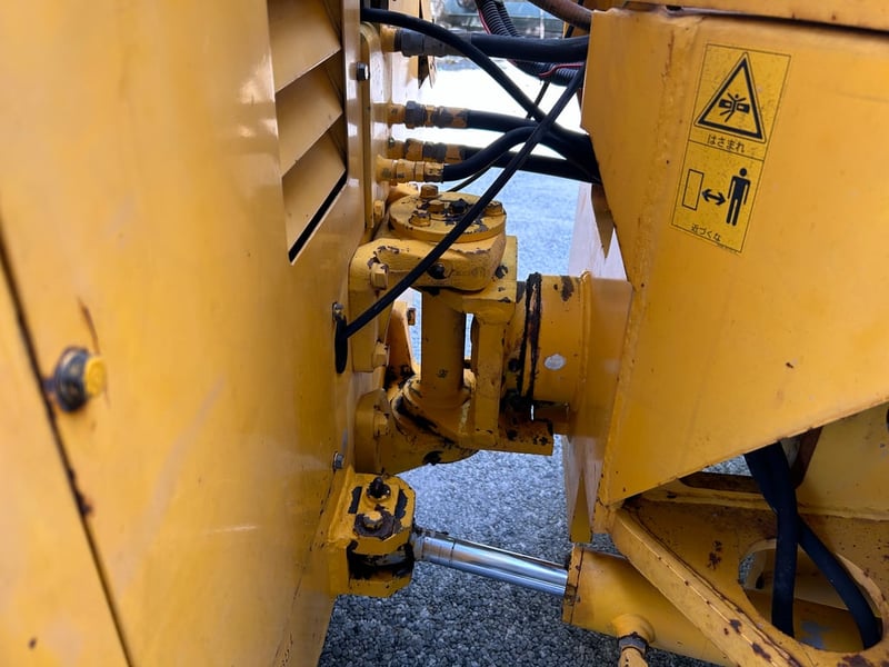 รถบดล้อหน้าเหล็กล้อหลังยาง SAKAI TW500W-1 หนัก 4 ตัน ติดต่อ Line jiraroj2909