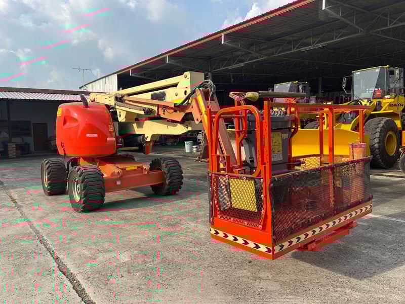 ขายรถกระเช้าบูม JLG  450AJ ความสูง 13.7 เมตร รถเก่านอก ติดต่อ Line jiraroj2909